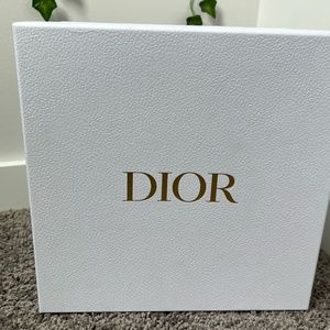 Dior hat box